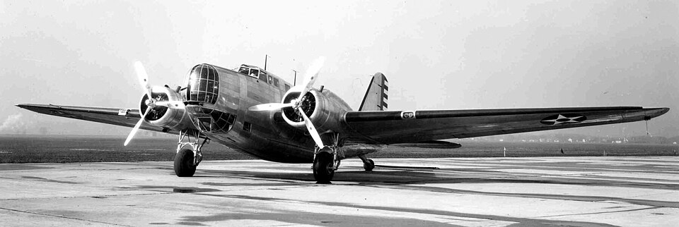 File:Douglas DB-2 parked.jpg