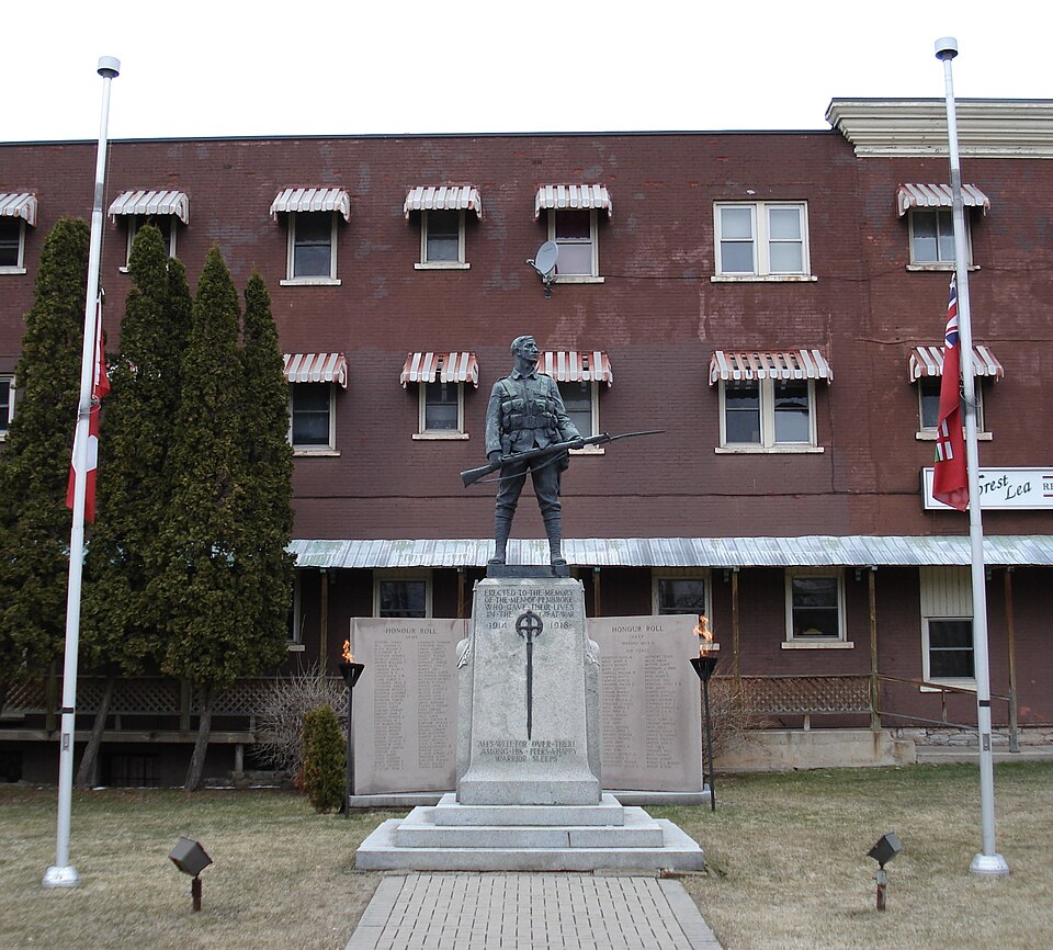 File:PembrokeWarMemorial.JPG