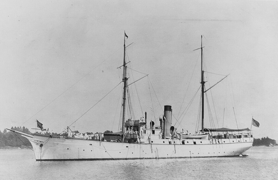 File:USS Fern, likely before 1905.jpg