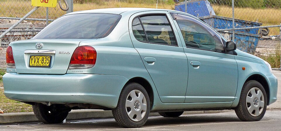 File:2002-2005 Toyota Echo (NCP12R) sedan 03.jpg