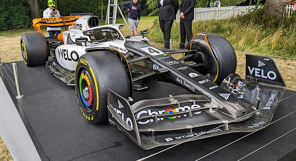 File:2023 McLaren MCL60.jpg