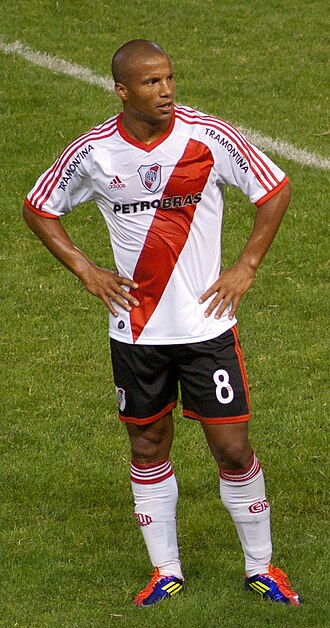 File:Carlos Sanchez River Plate (cropped).jpg
