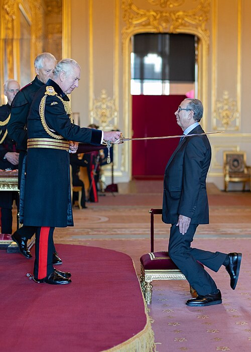 File:David Khalili investiture 16Nov22a.jpg