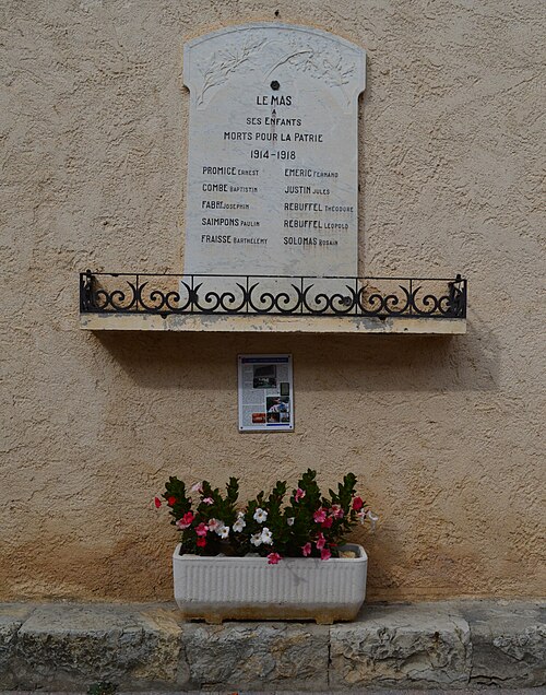 File:Le Mas War Memorial.JPG
