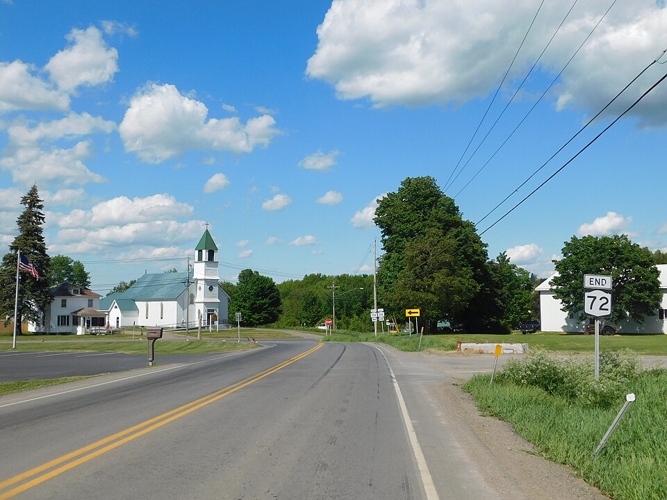 File:NY 72 in Hopkinton.jpg