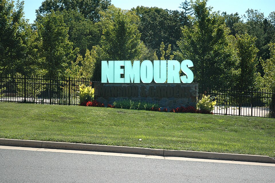File:Nemours Mansion sign.JPG