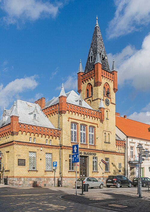 File:Old town hall in Swiecie 02.jpg