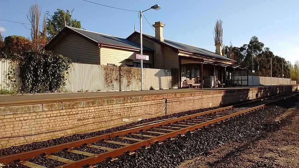 File:Rosedale railway station.jpg