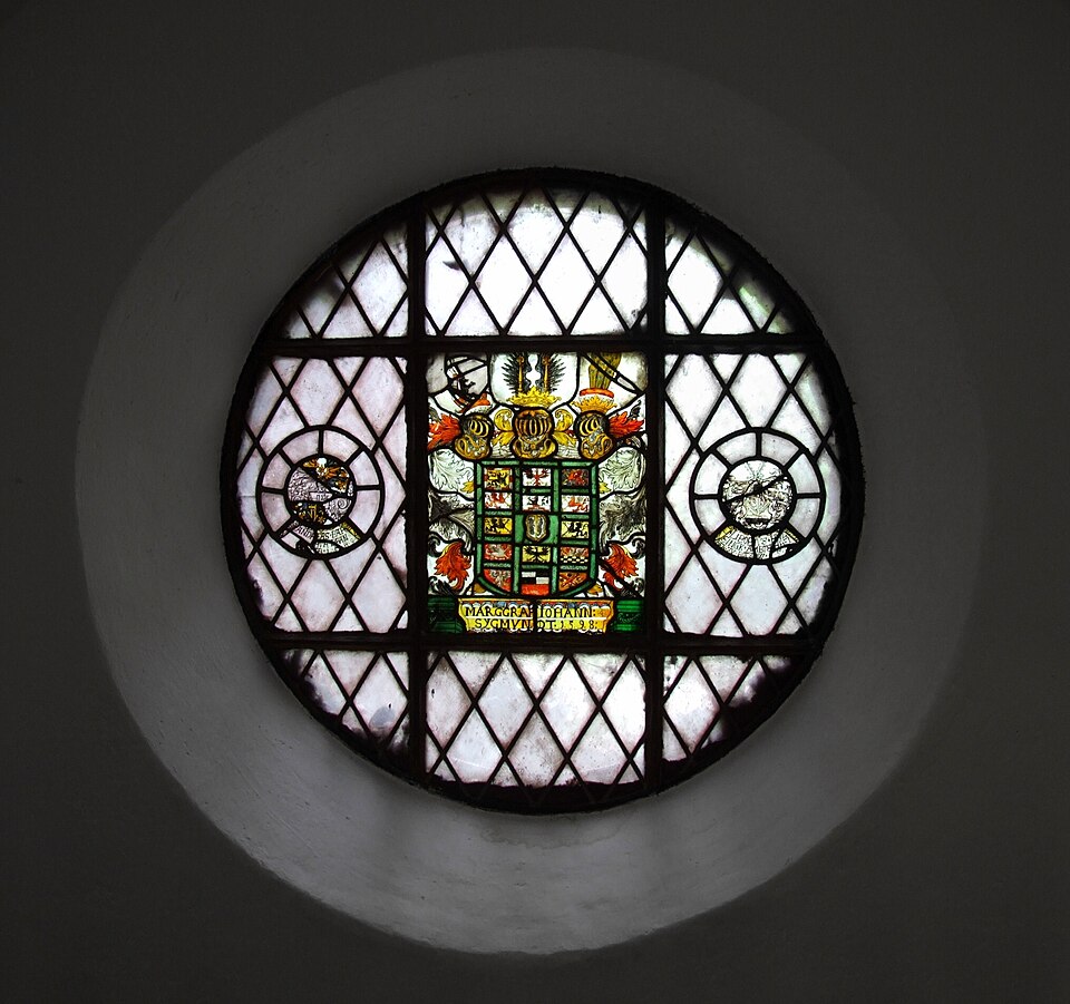 File:Märkisches Museum Berlin - stained-glass window.jpg