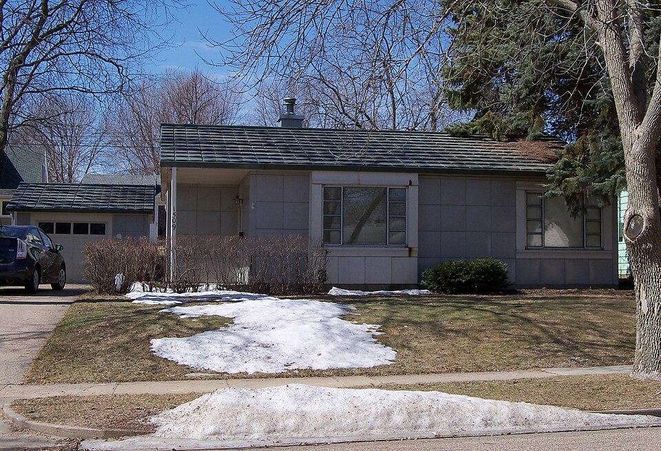 File:Orlan A. Hayward house 1.jpg
