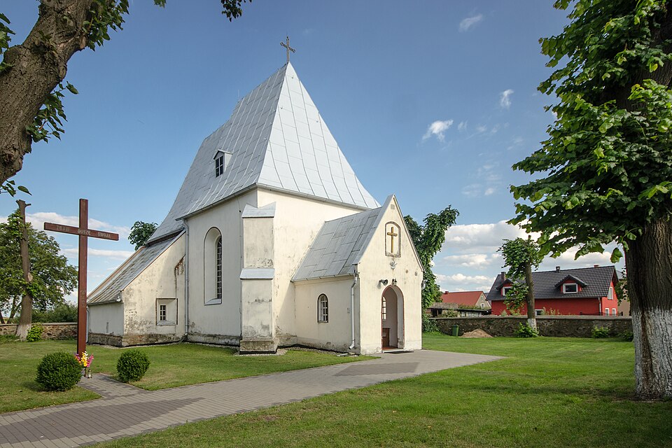 File:SM Bierzów KościółPiotraiPawła (1) ID 610163.jpg