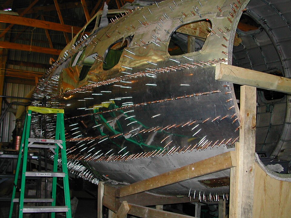 File:B-17E 41-2595 nose.jpg