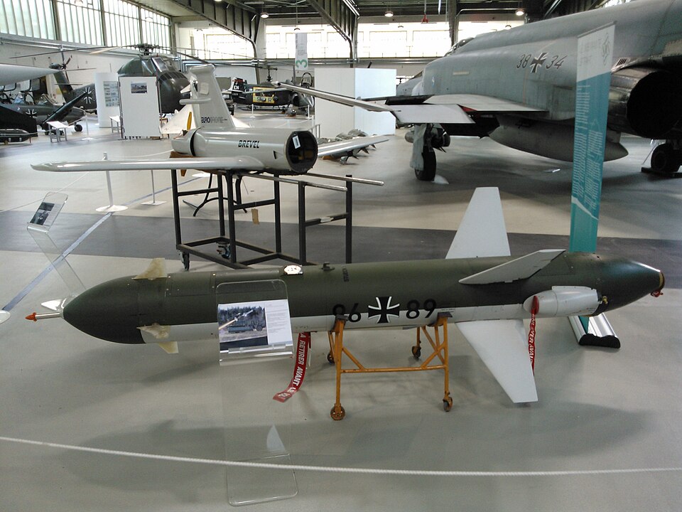 File:CL-289 NATO AN USD 502 Drohne.jpg