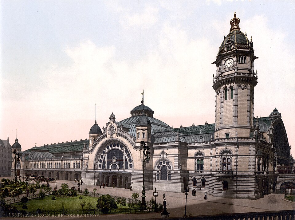 File:Kölner Hauptbahnhof um 1900.jpg
