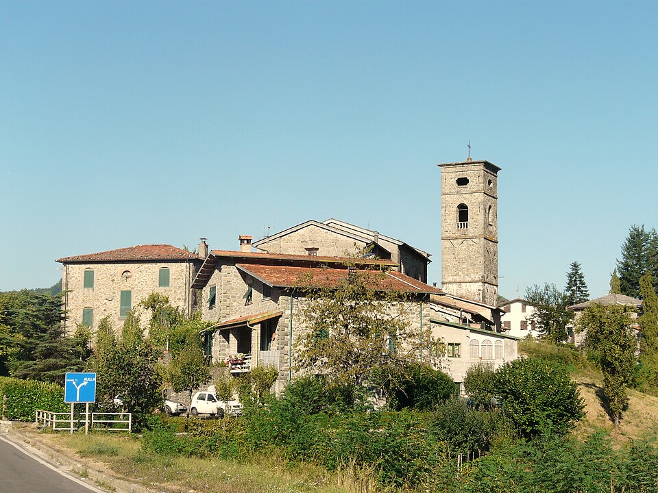 File:Piazza al Serchio-panorama.JPG