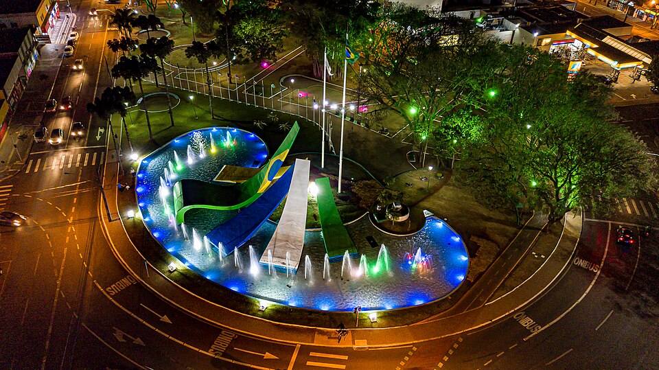 File:Praça Migrante Galafassi.jpg