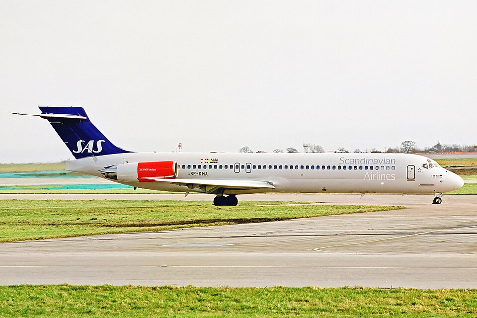 File:SE-DMA MD-87 SAS MAN 28FEB99 (6777145062).jpg