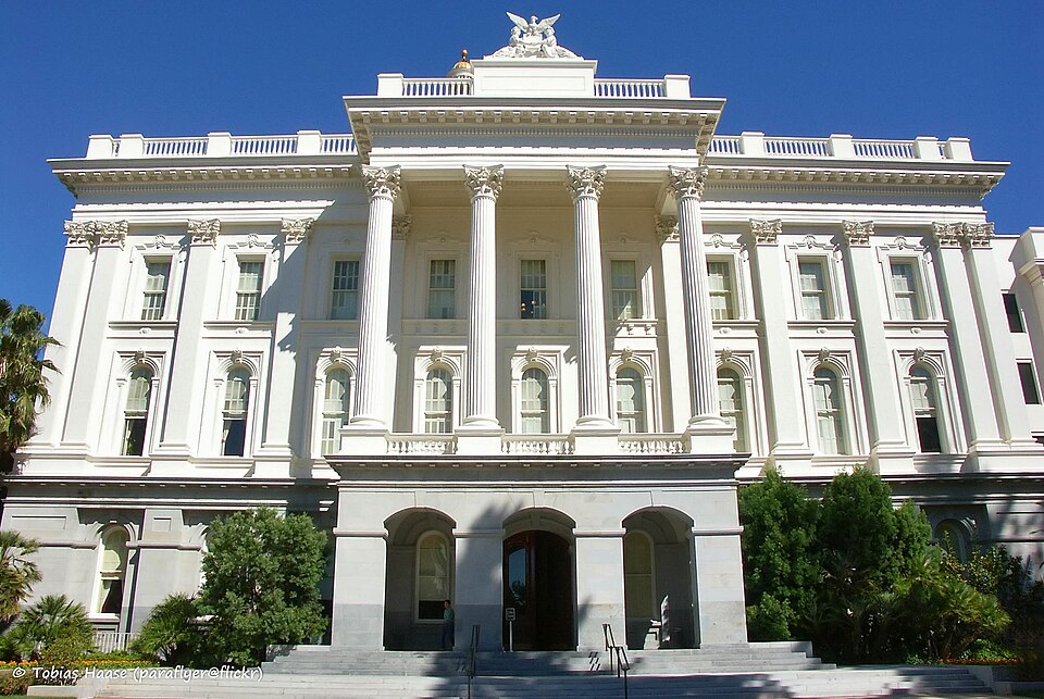 File:Sacramento capitol (23294571196).jpg