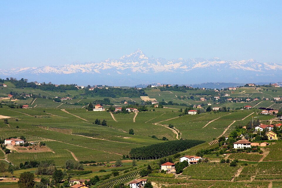 File:Monviso from San Marzano Oliveto.jpg