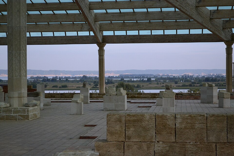 File:Древности Булгар.JPG
