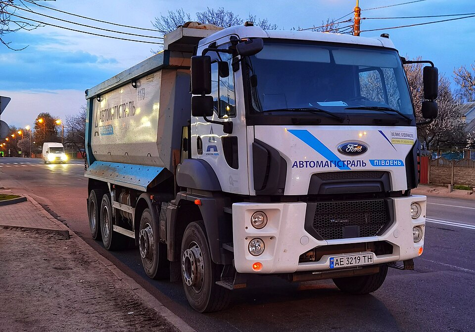 File:Automagistral truck in Dnipro (68238).jpg