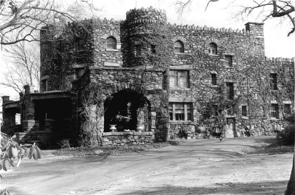 File:Hearthstone Castle 1985.png