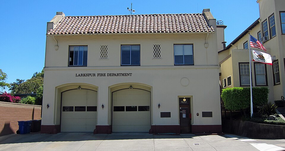 File:Larkspur Fire Department May 2013.jpg