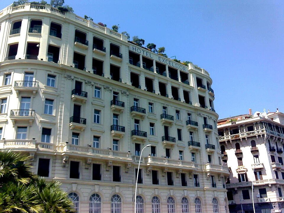 File:MergellinaHotelExcelsiorNaples3.jpg