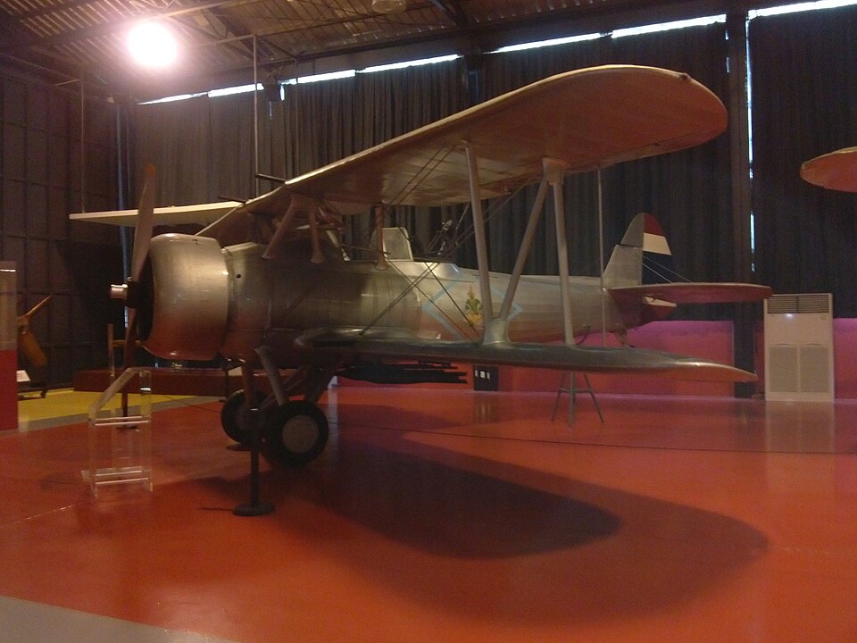 File:V93CorsairRTAFMuseum.jpg