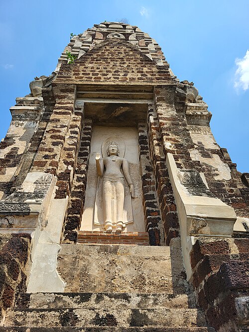 File:Wat ratchaburana March 2025 29.jpg