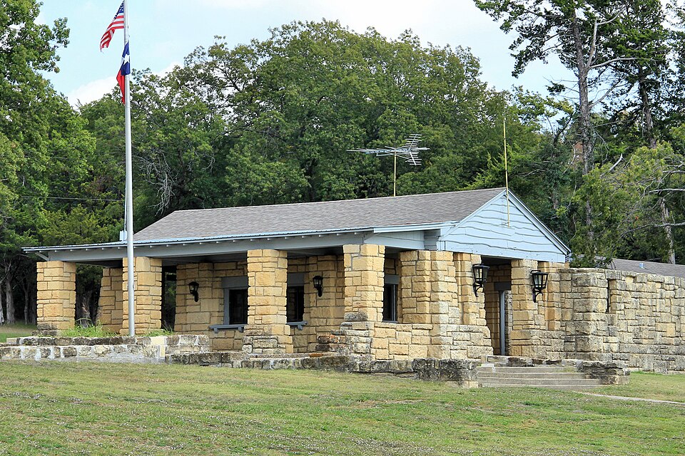 File:Bonham state park headquarters.jpg