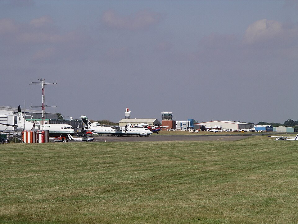 File:Cov airport tower1 3g06.JPG