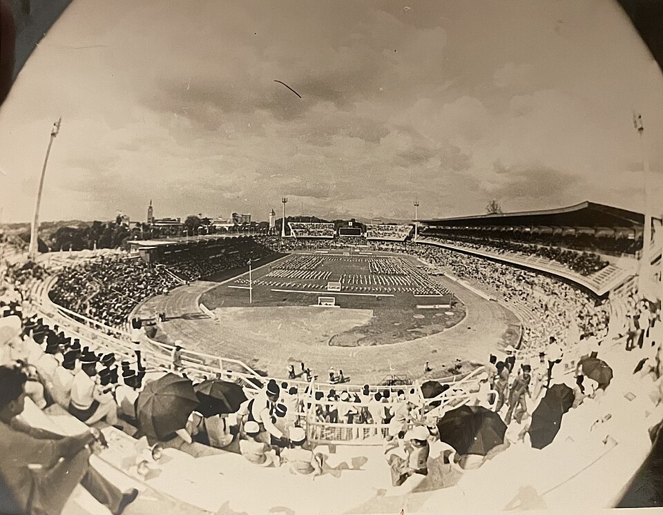 File:Merdeka Stadium 1975.jpg