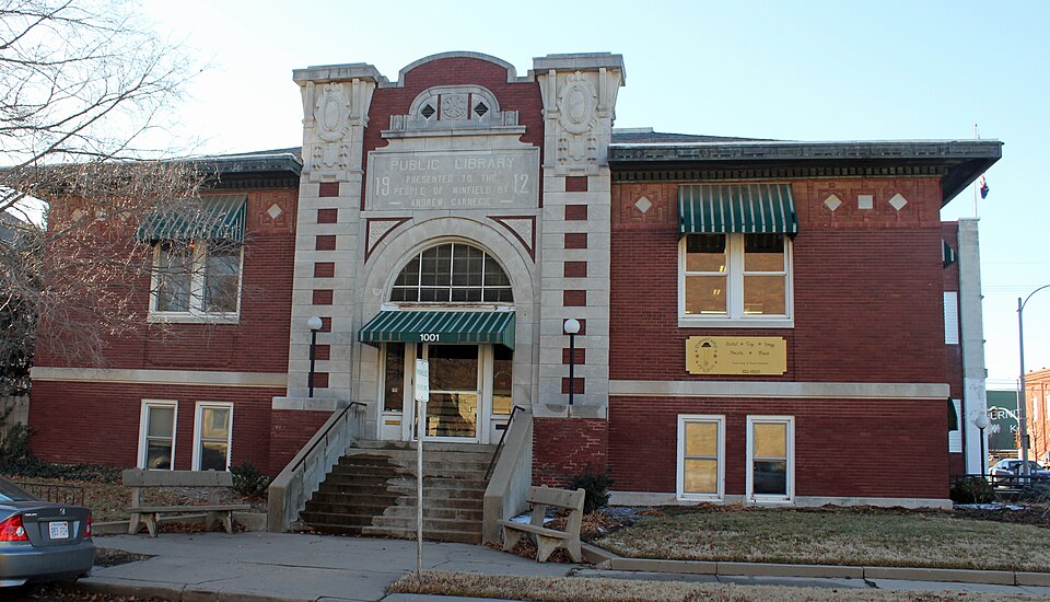 File:Winfield Public Carnegie Library.JPG