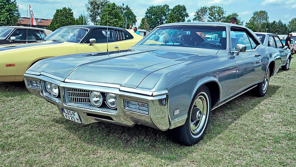 File:1969 Buick Riviera, Berlin.jpg