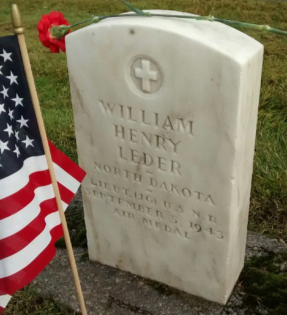 File:Bill Leder Headstone.jpg
