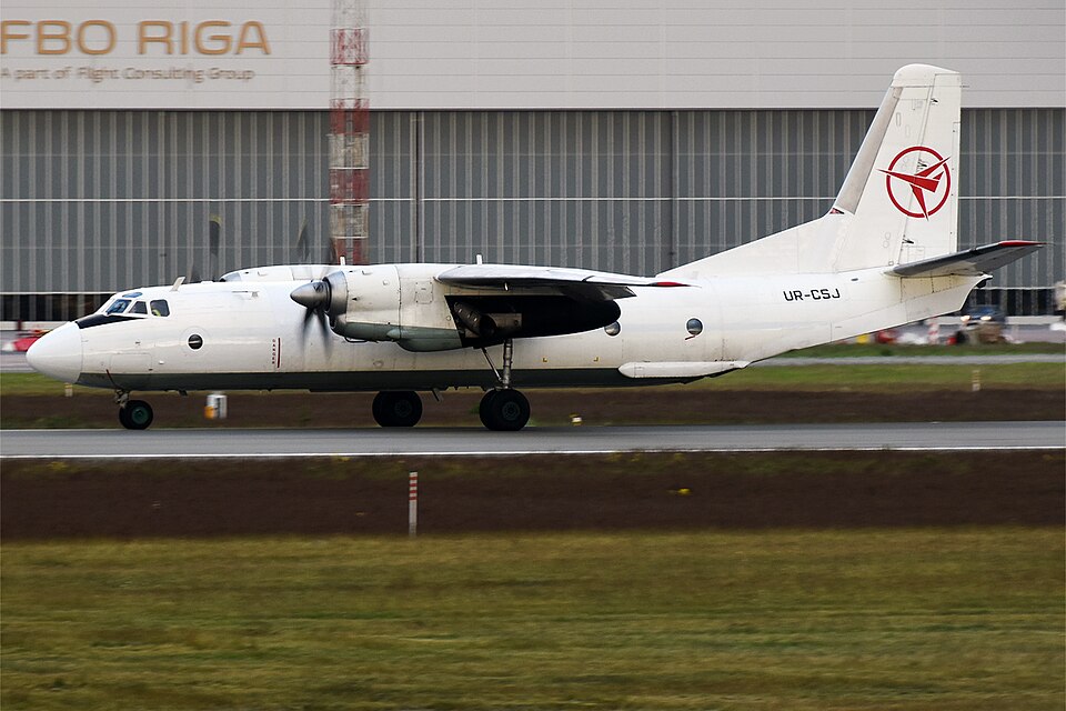 File:Eleron, UR-CSJ, Antonov An-26B (49974731722).jpg