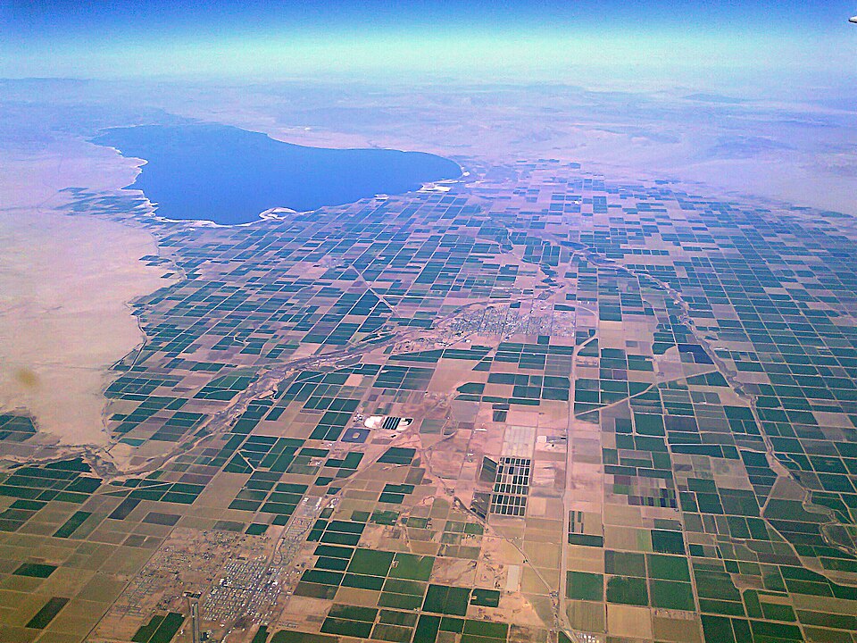 File:SaltonSeaArielFromSouth.jpg