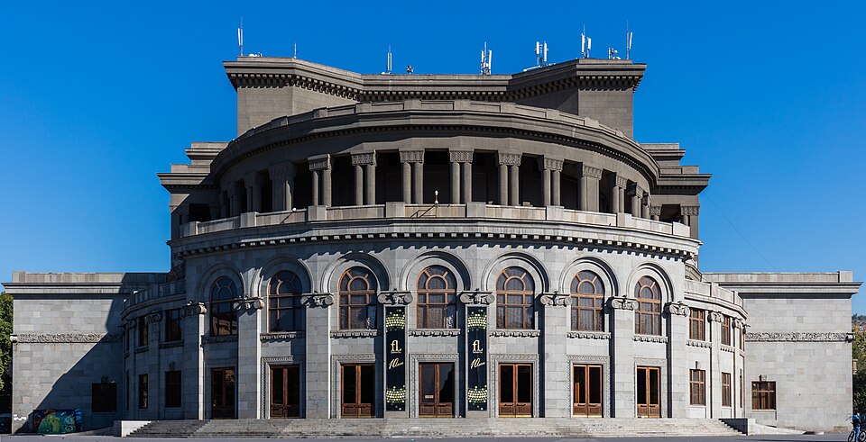 File:Ópera, Ereván, Armenia, 2016-10-03, DD 12.jpg