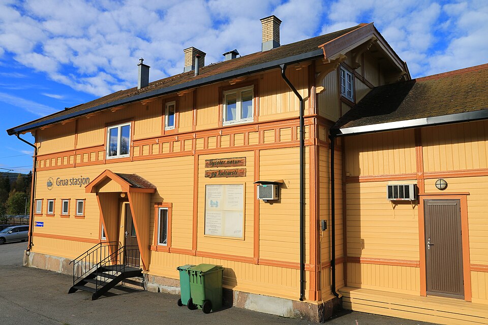 File:Grua stasjon B.JPG