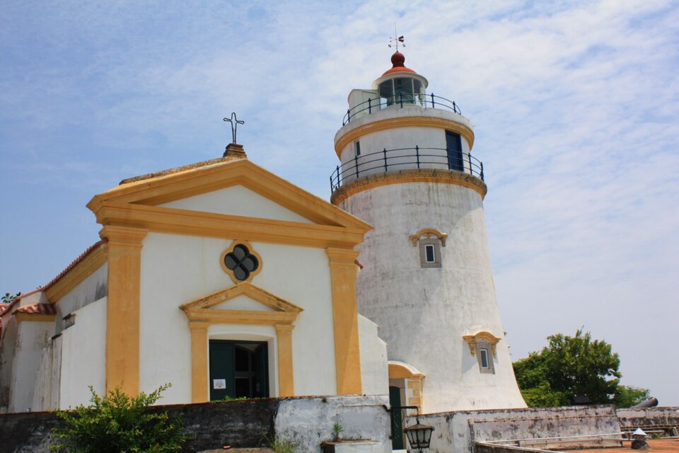 File:Macau - Fortaleza de Guia.JPG