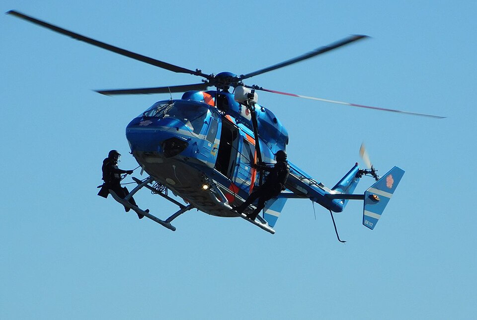 File:RATS operators on a helicopter.jpeg