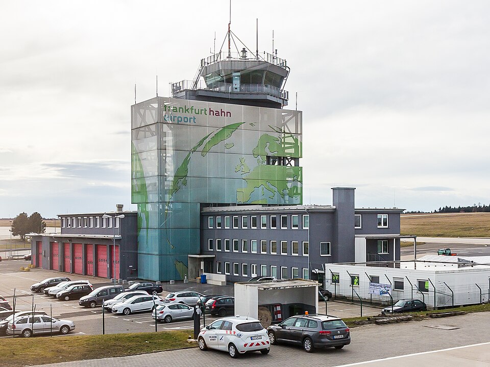 File:Tower, Flughafen Frankfurt-Hahn-0299.jpg