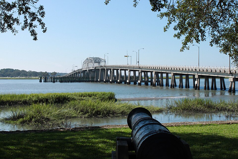 File:Woods Memorial Bridge.jpg