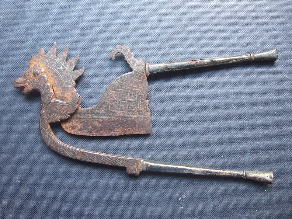 File:Betelnut-Cutter, Indonesia.JPG