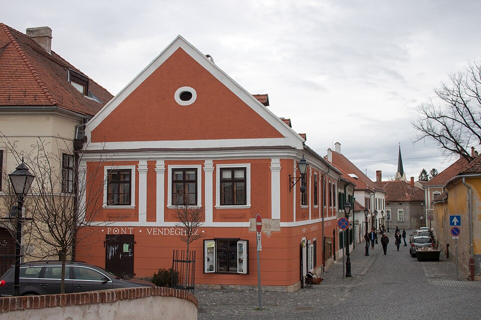 File:Downtown detail, Kőszeg, 2016-03-06-2.jpg