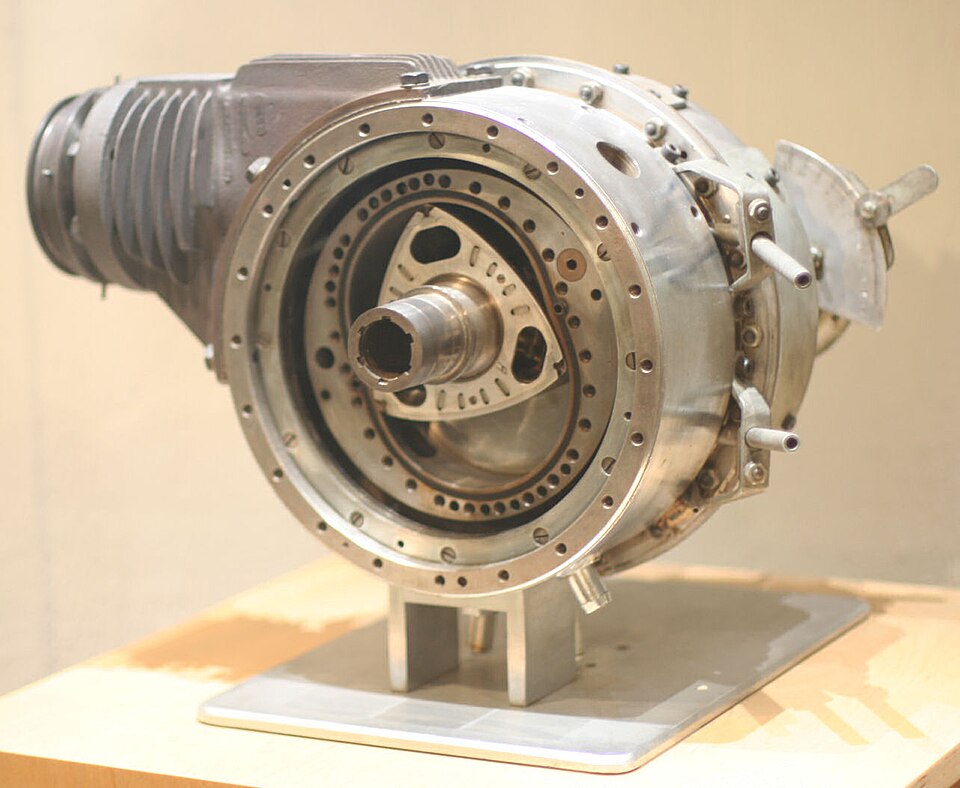 File:DrehkolbenmotorDKM54.JPG