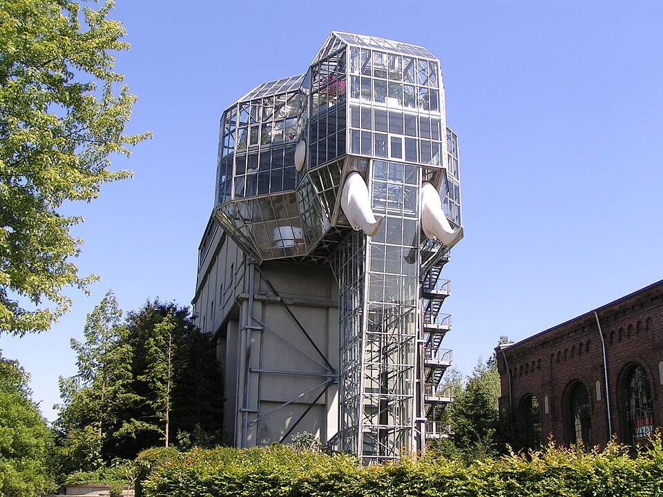 File:Elefantengebäude -Maximilian Park-2.JPG