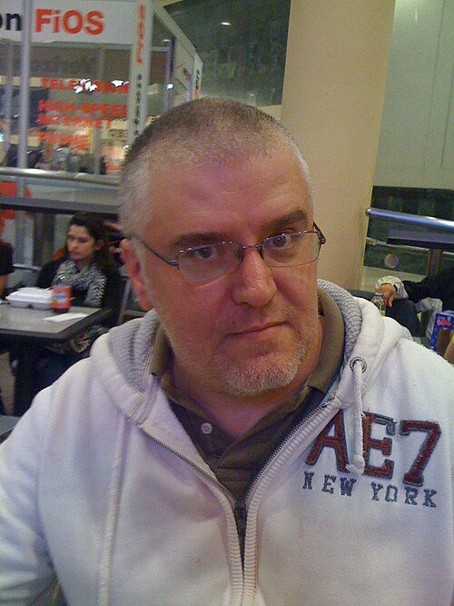 File:Joey Manley 2009 v2.jpg