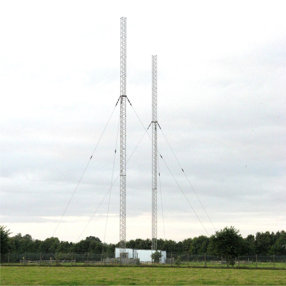 File:Mittelwellensender Ehndorf.jpg